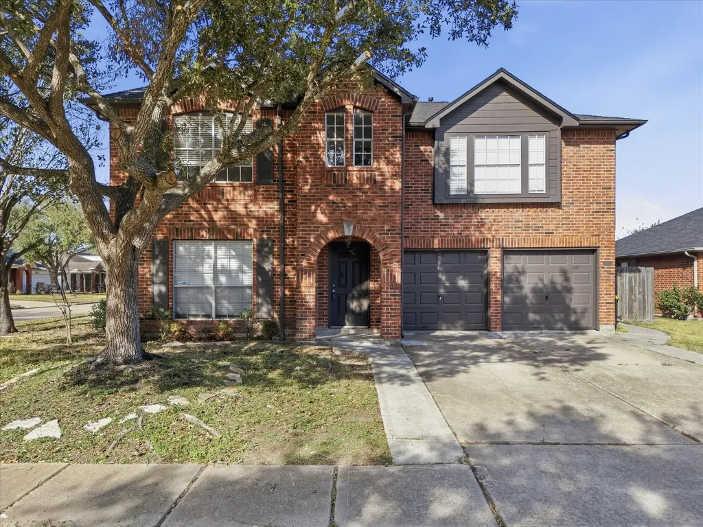 4527 Fox Run Street Pearland TX 77584