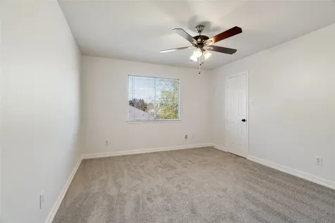 4527 Fox Run Street Pearland TX 77584