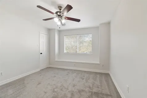 4527 Fox Run Street Pearland TX 77584