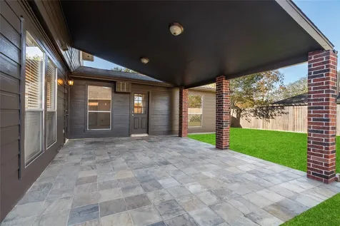 4527 Fox Run Street Pearland TX 77584