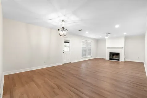 4527 Fox Run Street Pearland TX 77584