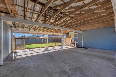 611 S Franklin Street La Grange TX 78945