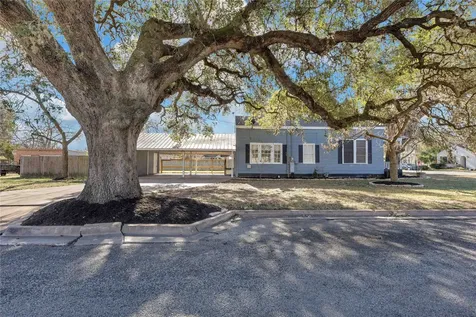 611 S Franklin Street La Grange TX 78945