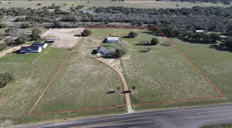 8652 State Highway 111 E Yoakum TX 77995