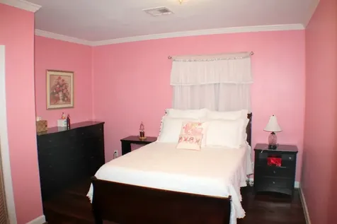 7833 Narcissus Street Houston TX 77012