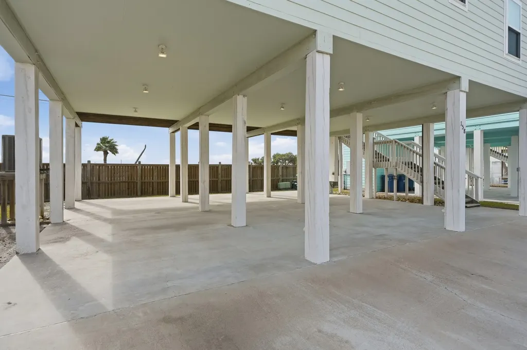 158 S Nautica Rockport TX 78382