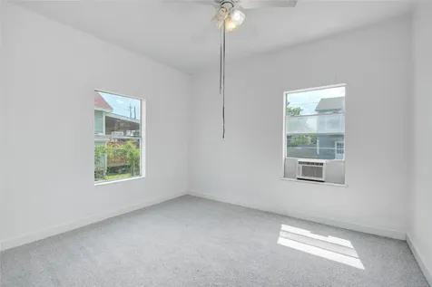 1131 W 2nd Street Freeport TX 77541