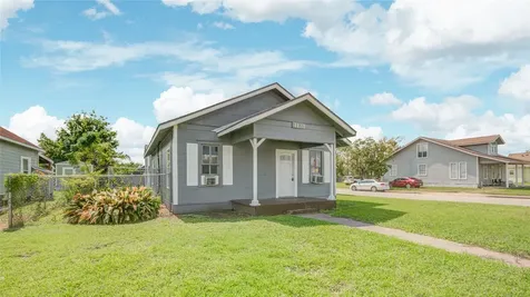 1131 W 2nd Street Freeport TX 77541