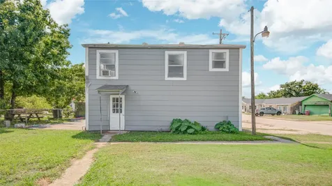 1131 W 2nd Street Freeport TX 77541