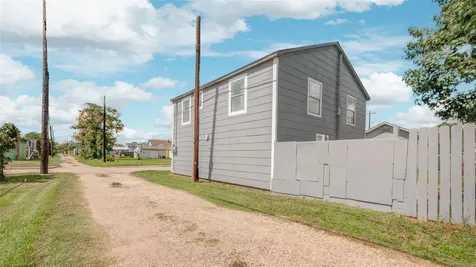 1131 W 2nd Street Freeport TX 77541