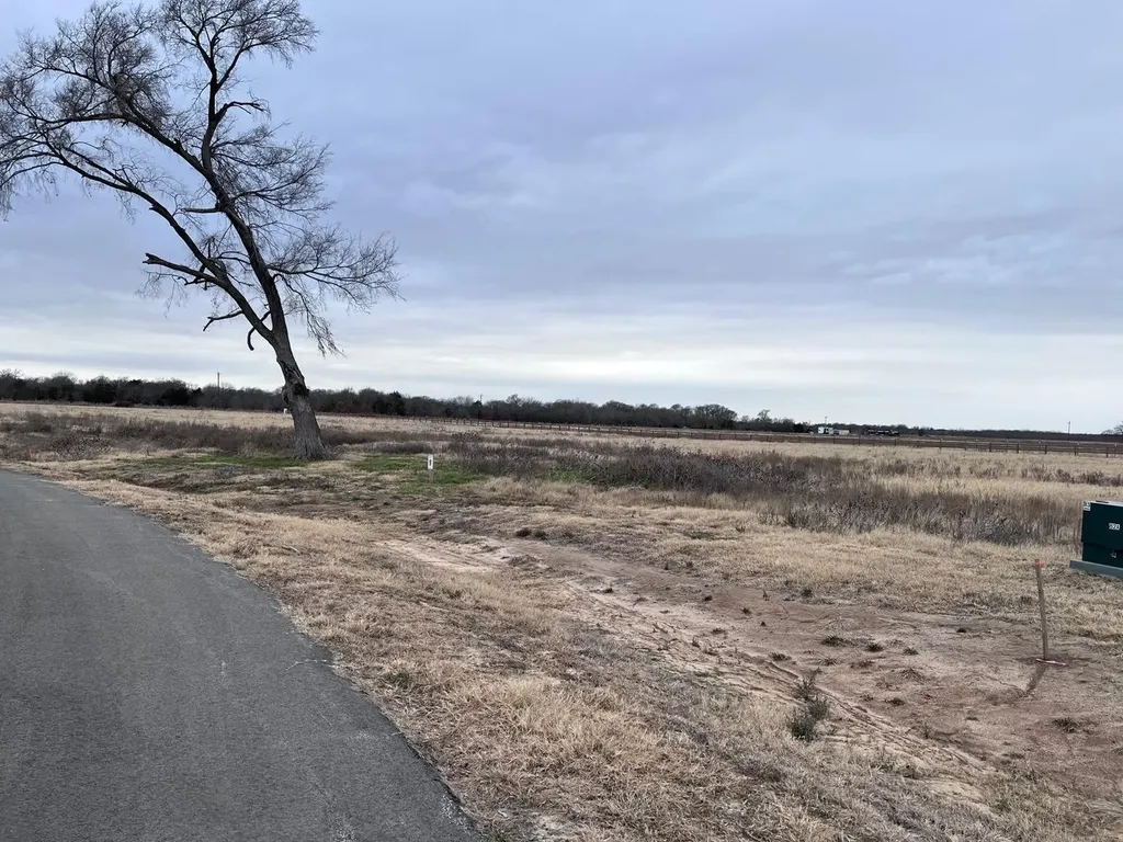 Lot 9 Richland Cove Corsicana TX 75109