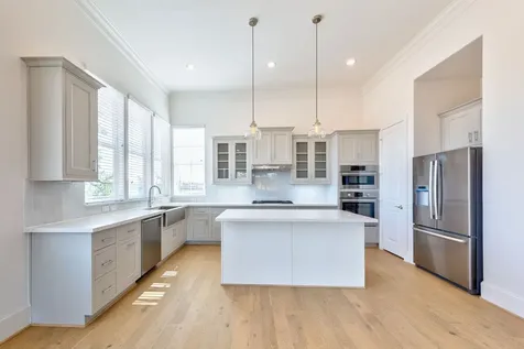 6136 Cottage Grove Lake Drive Houston TX 77007