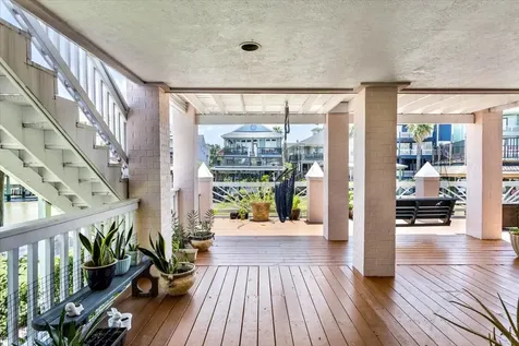 123 Port Street San Leon TX 77539
