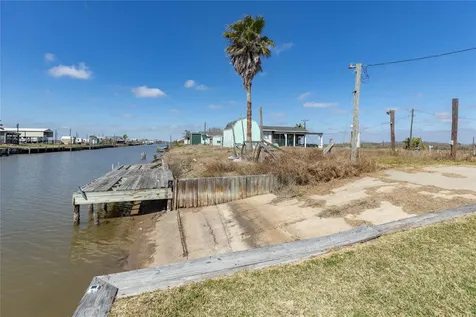 8080 Highway 457 Sargent TX 77414
