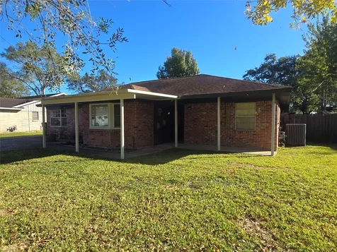 1045 Vine Drive Angleton TX 77515