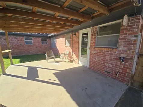 1045 Vine Drive Angleton TX 77515
