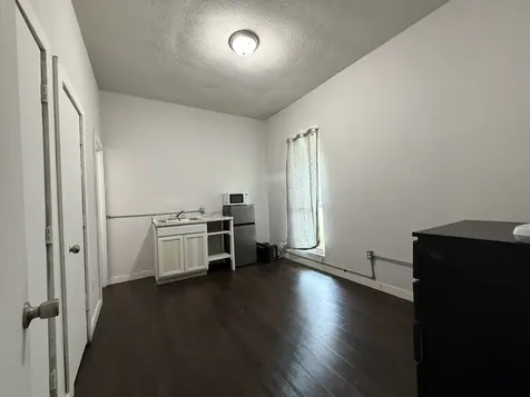 1211 W Park Avenue 101 Orange TX 77630