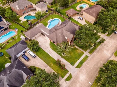 2402 Sarasota Drive Friendswood TX 77546