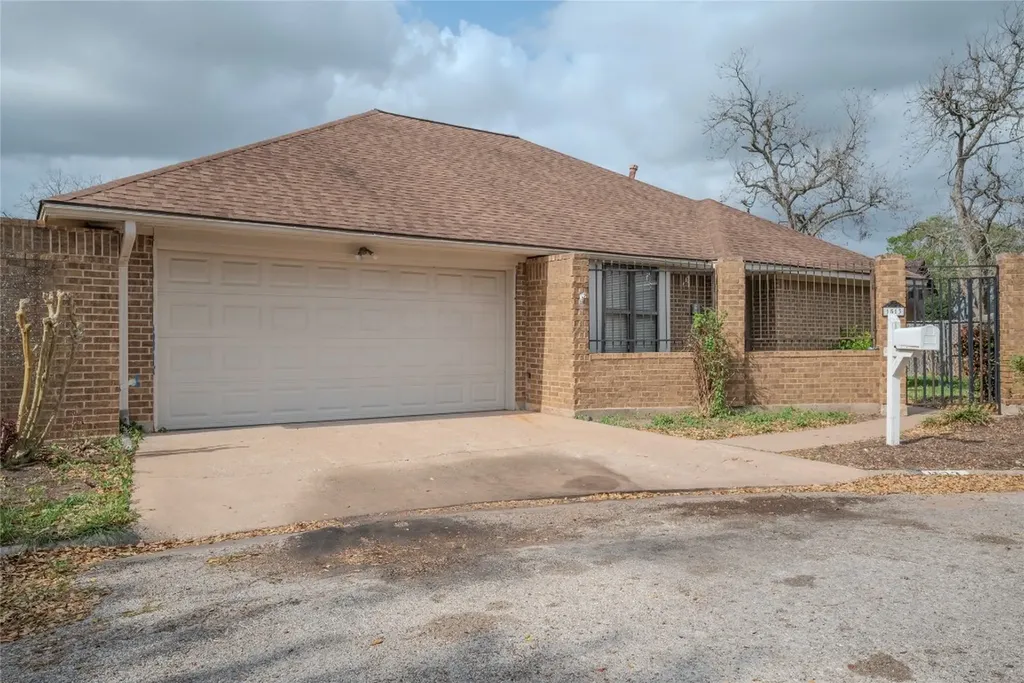 1513 Crestmont Street Wharton TX 77488