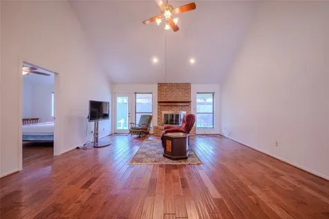 1513 Crestmont Street Wharton TX 77488