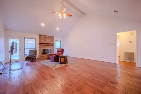 1513 Crestmont Street Wharton TX 77488