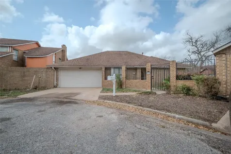 1513 Crestmont Street Wharton TX 77488