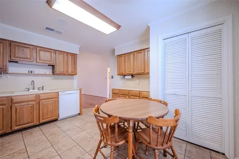 1513 Crestmont Street Wharton TX 77488