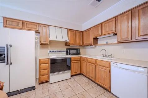 1513 Crestmont Street Wharton TX 77488