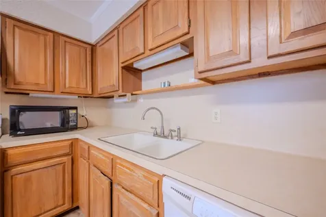 1513 Crestmont Street Wharton TX 77488