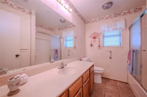 1513 Crestmont Street Wharton TX 77488