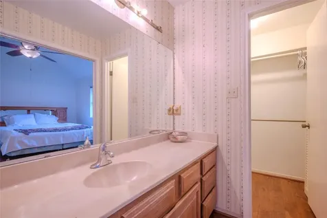 1513 Crestmont Street Wharton TX 77488