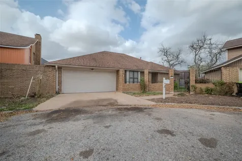 1513 Crestmont Street Wharton TX 77488