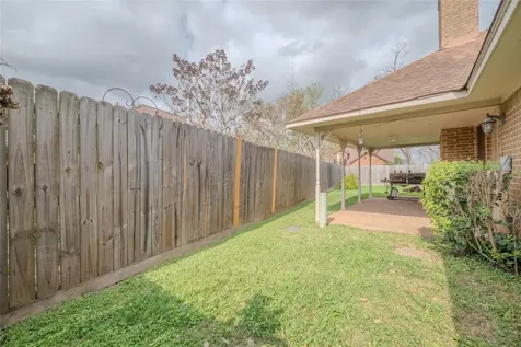1513 Crestmont Street Wharton TX 77488