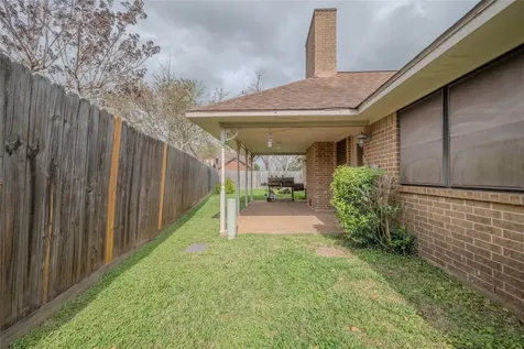 1513 Crestmont Street Wharton TX 77488