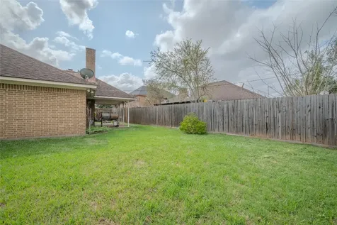 1513 Crestmont Street Wharton TX 77488