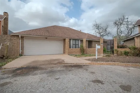 1513 Crestmont Street Wharton TX 77488