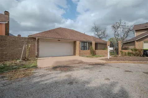 1513 Crestmont Street Wharton TX 77488