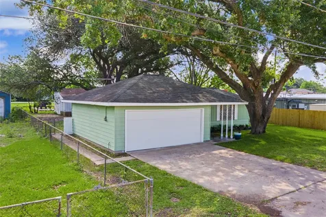 2337 Pearland Avenue Pearland TX 77581