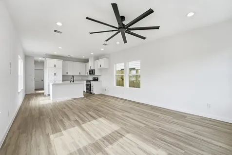 524 N 4th Street La Porte TX 77571