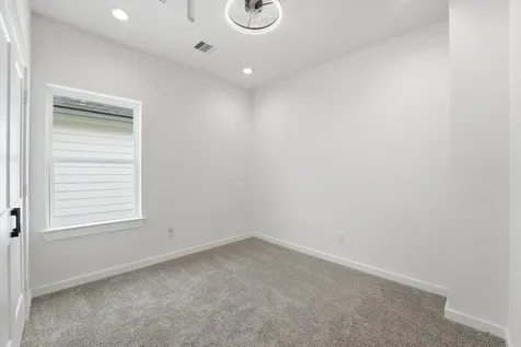 524 N 4th Street La Porte TX 77571
