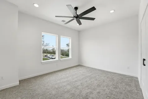 524 N 4th Street La Porte TX 77571