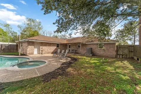 6814 Avenue O Santa Fe TX 77510