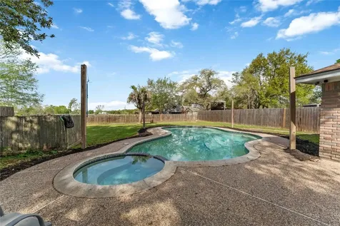 6814 Avenue O Santa Fe TX 77510
