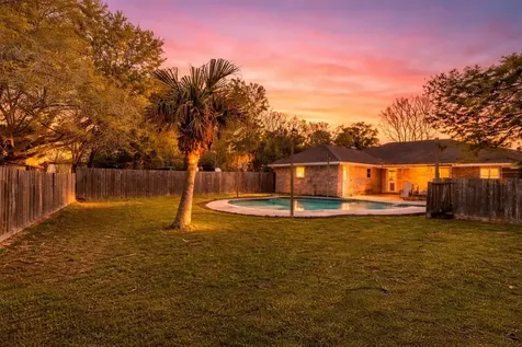 6814 Avenue O Santa Fe TX 77510