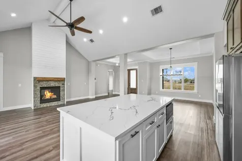 93 Long Horn Loop New Waverly TX 77358