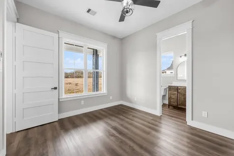 93 Long Horn Loop New Waverly TX 77358