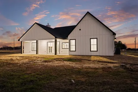 93 Long Horn Loop New Waverly TX 77358