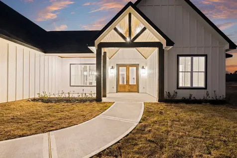 93 Long Horn Loop New Waverly TX 77358
