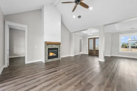 93 Long Horn Loop New Waverly TX 77358