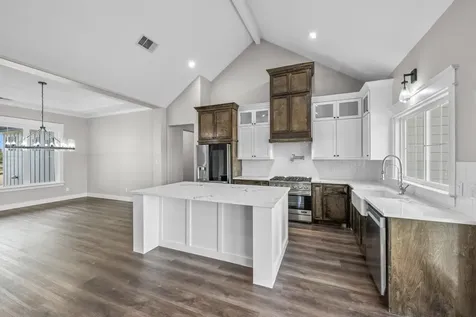 93 Long Horn Loop New Waverly TX 77358